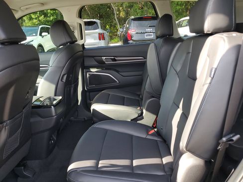 New 2025 Kia Telluride S image 7