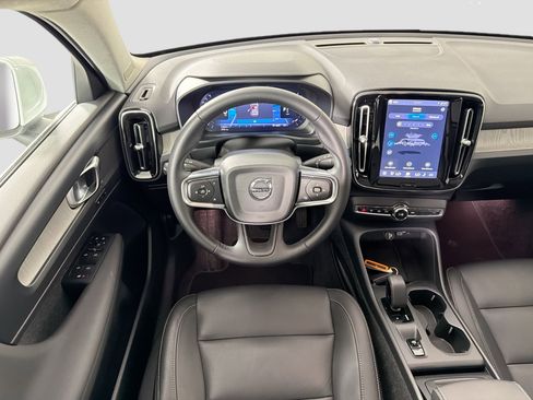 Certified 2025 Volvo XC40 B5 Core image 23