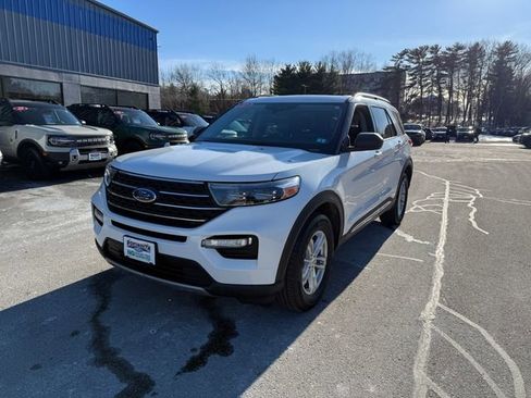Used 2022 Ford Explorer XLT w/ Equipment Group 202A AWD/4WD image 14