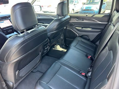 Used 2022 Jeep Grand Cherokee Limited 4xe w/ Luxury Tech Group II AWD/4WD image 32