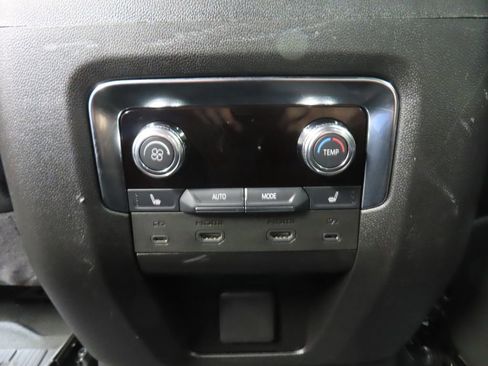 Used 2025 GMC Yukon XL Denali w/ Denali Reserve Package AWD/4WD image 14