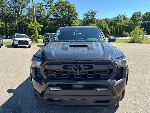Certified 2026 Toyota Tacoma TRD Sport w/ TRD Sport Premium Package AWD/4WD image 9