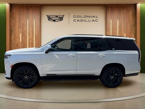 Used 2022 Cadillac Escalade Sport Platinum AWD/4WD image 2