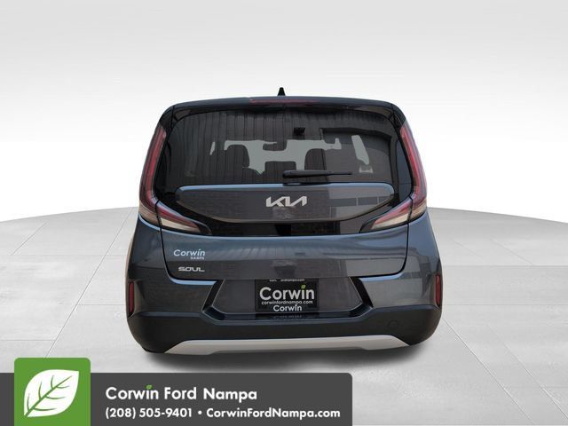 Used 2024 Kia Soul LX w/ Option Group 015 FWD image 4