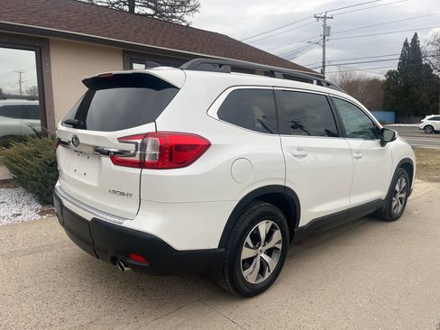 Used 2024 Subaru Ascent Premium w/ Convenience Package AWD/4WD image 2