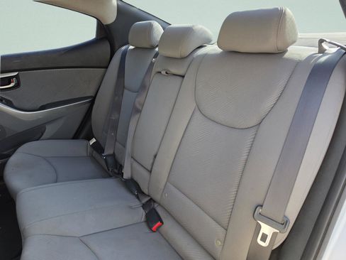 Used 2013 Hyundai Elantra GLS w/ Preferred Pkg FWD image 18