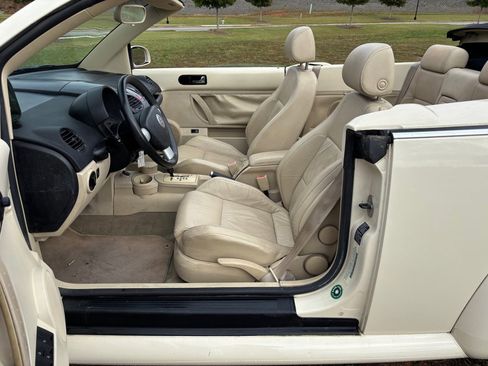 Used 2004 Volkswagen Beetle GLS image 14
