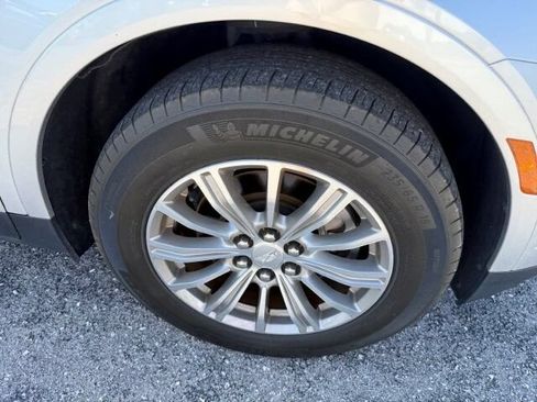 Used 2017 Cadillac XT5 Luxury FWD image 9