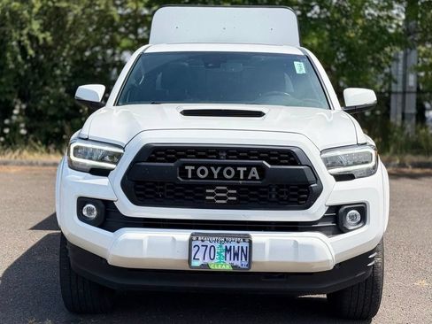 Used 2021 Toyota Tacoma TRD Sport w/ TRD Premium Sport Package AWD/4WD image 8