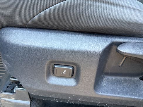 Used 2024 Toyota Tacoma SR5 AWD/4WD image 12