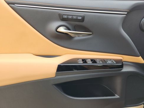 Used 2025 Lexus ES 350 w/ Premium Package FWD image 21