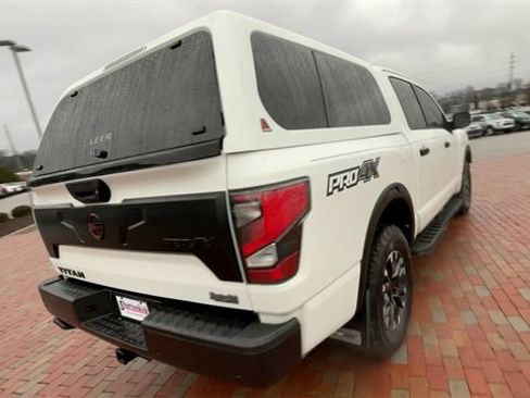 Used 2023 Nissan Titan PRO-4X w/ Pro-4x Convenience Package image 9
