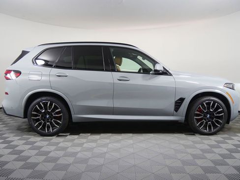 Used 2026 BMW X5 sDrive40i w/ M Sport Package RWD image 2