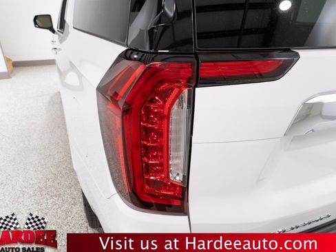 Used 2021 GMC Yukon XL Denali AWD/4WD image 9