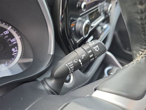 Used 2024 Toyota Highlander XLE image 24