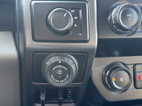 Used 2020 Ford F150 XLT w/ Equipment Group 302A Luxury AWD/4WD image 18