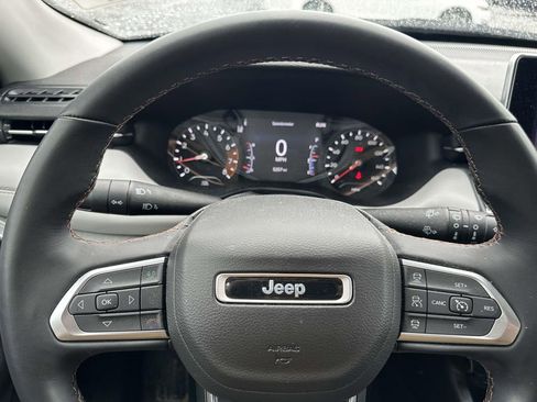 Used 2022 Jeep Compass Limited image 19