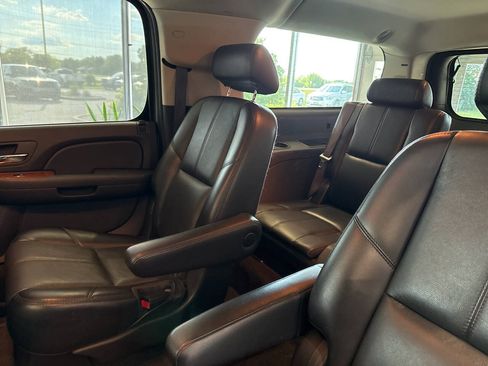 Used 2007 GMC Yukon XL SLT w/ SLT Preferred Equipment Group AWD/4WD image 30