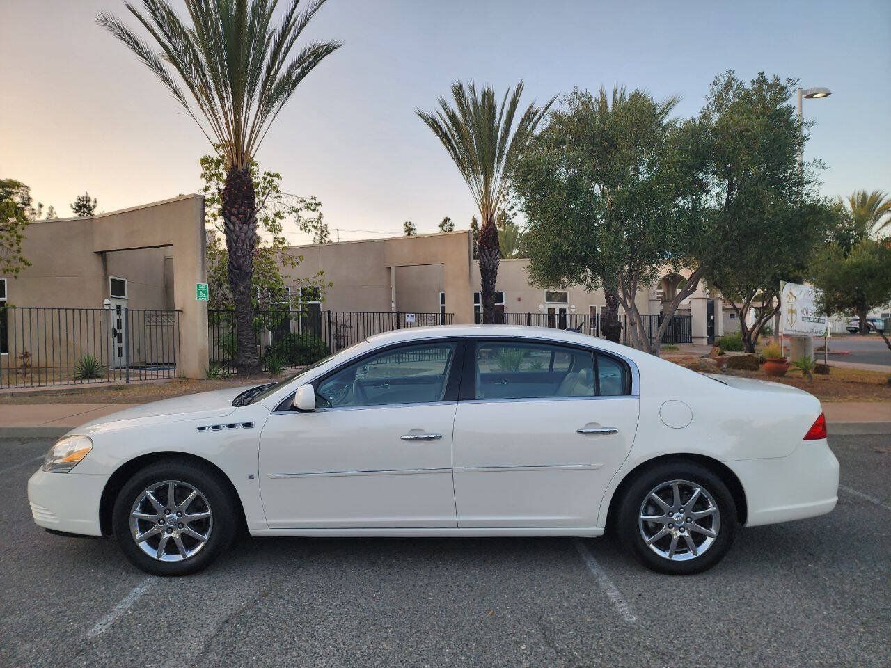 Used 2007 Buick Lucerne CXL w/ Luxury Package FWD image 4