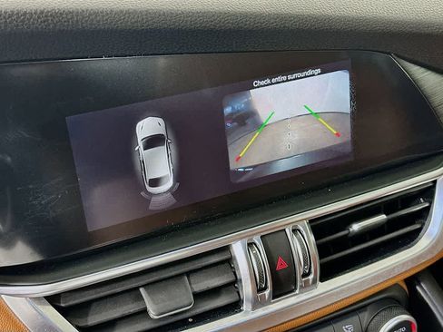 Used 2018 Alfa Romeo Giulia image 29