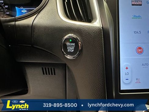 Used 2024 Ford Edge Titanium AWD/4WD image 16