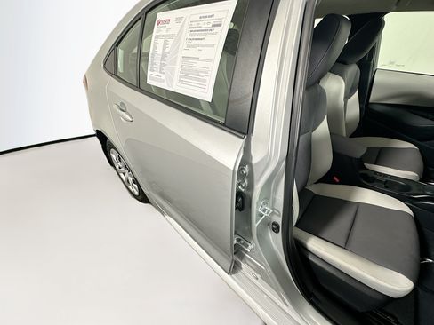 Certified 2025 Toyota Corolla LE FWD image 27