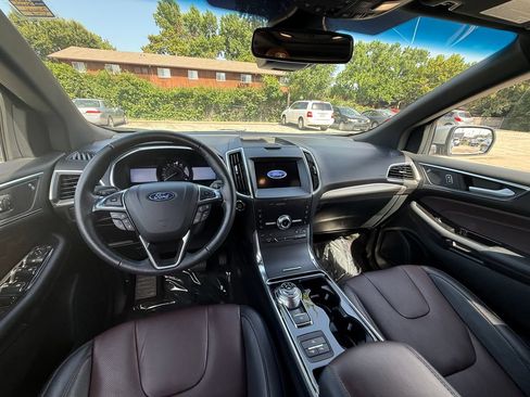 Used 2020 Ford Edge Titanium w/ Equipment Group 301A FWD image 14