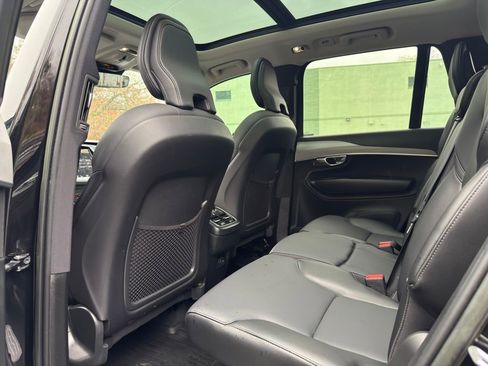 Used 2022 Volvo XC90 T5 Momentum w/ Climate Package image 22
