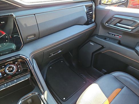 Used 2024 GMC Sierra 1500 AT4 w/ AT4 Premium Package AWD/4WD image 24