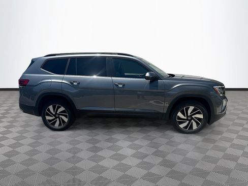 Used 2025 Volkswagen Atlas SE AWD/4WD image 5