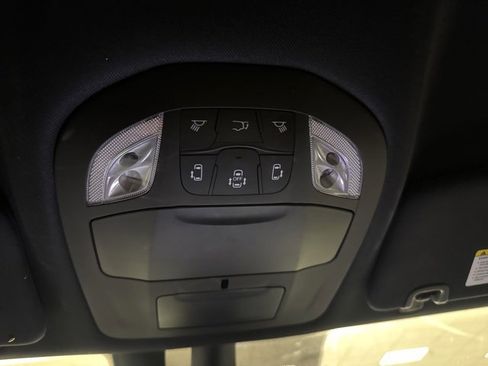 Used 2022 Chrysler Pacifica Touring-L w/ Uconnect Theater Family Group image 35