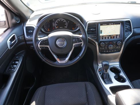 Used 2018 Jeep Grand Cherokee Laredo AWD/4WD image 20