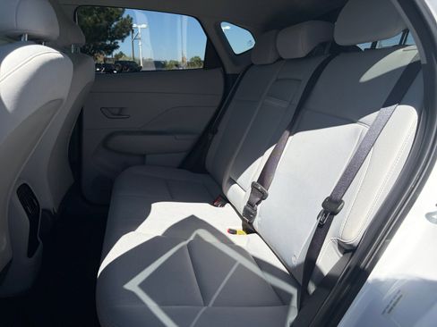 Used 2025 Hyundai Kona SEL AWD/4WD image 18