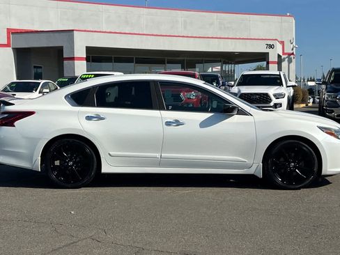 Used 2017 Nissan Altima 2.5 SR w/ Midnight Edition Package image 6