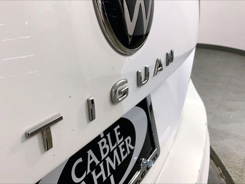 Used 2024 Volkswagen Tiguan SE FWD image 8