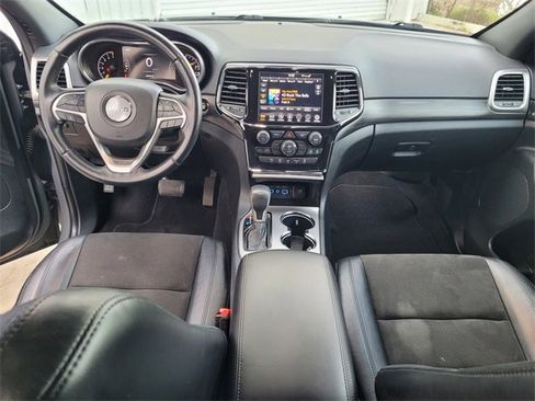 Used 2021 Jeep Grand Cherokee Laredo X image 16