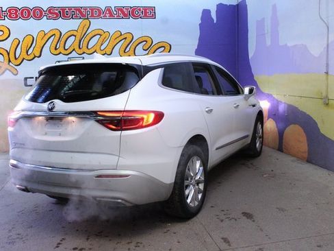 Used 2020 Buick Enclave Essence image 8