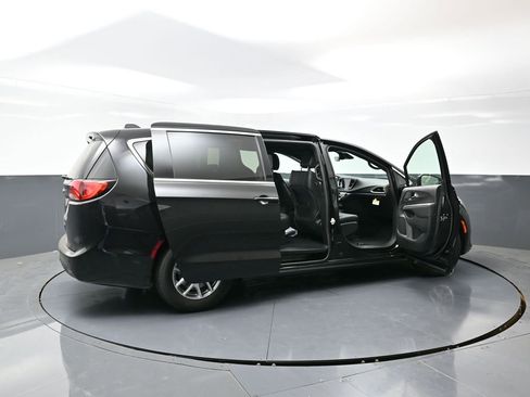 New 2026 Chrysler Voyager LX image 53