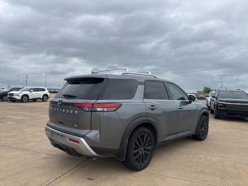 Certified 2022 Nissan Pathfinder SL w/ SL Premium Package image 21