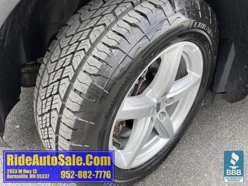 Used 2017 Ford Explorer XLT w/ Equipment Group 201A AWD/4WD image 26