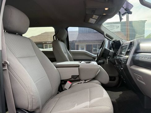 Used 2017 Ford F250 XLT w/ XLT Premium Package AWD/4WD image 27