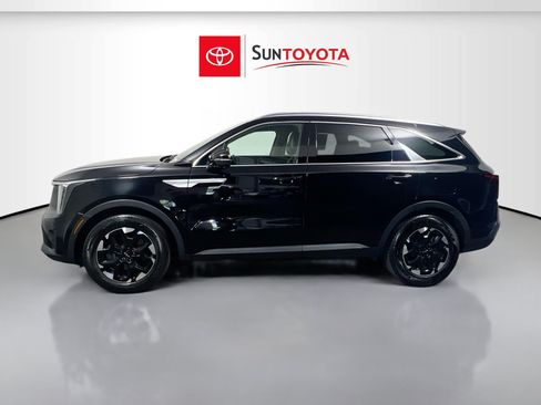Used 2024 Kia Sorento S FWD image 7