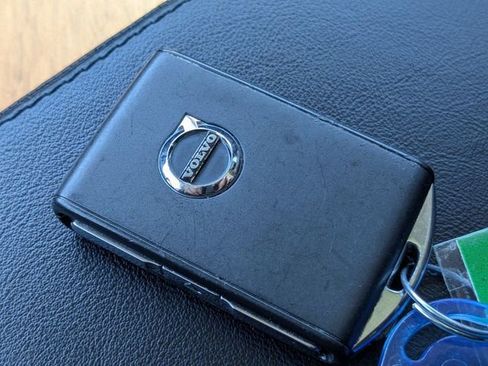 Certified 2023 Volvo XC90 B5 Plus image 37