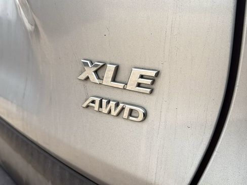 Used 2019 Toyota RAV4 XLE image 8