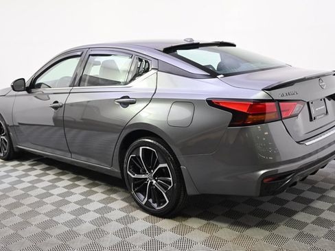 Used 2023 Nissan Altima 2.5 SR w/ SR Premium Package AWD/4WD image 3