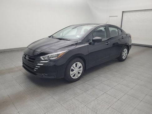 Used 2025 Nissan Versa S w/ Trunk Package FWD image 2