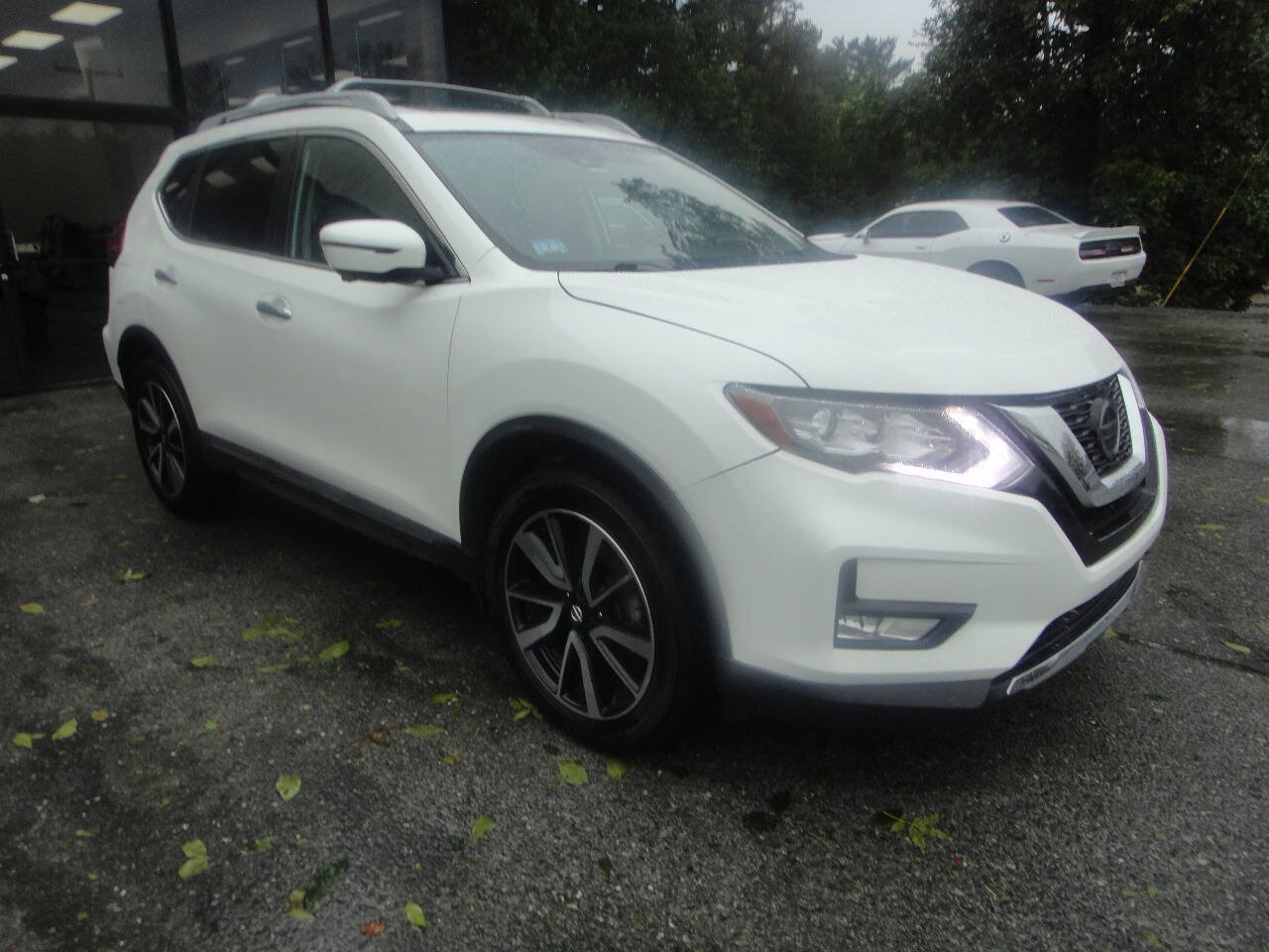 Used 2020 Nissan Rogue SL w/ Premium Package AWD/4WD image 3