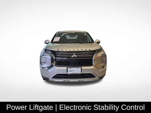 Used 2024 Mitsubishi Outlander SE Black Edition FWD image 11