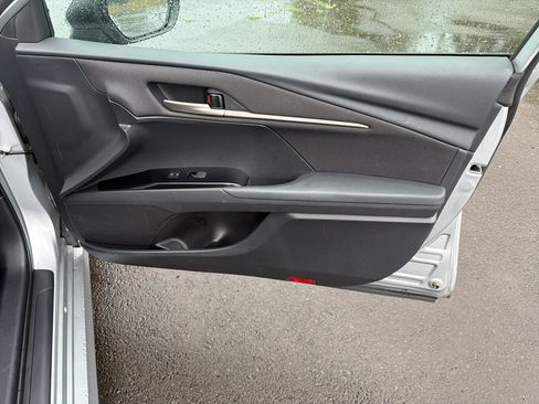 Used 2025 Toyota Camry LE FWD image 13