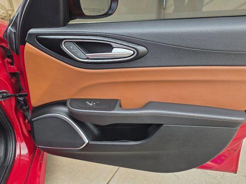 Used 2018 Alfa Romeo Giulia AWD image 22
